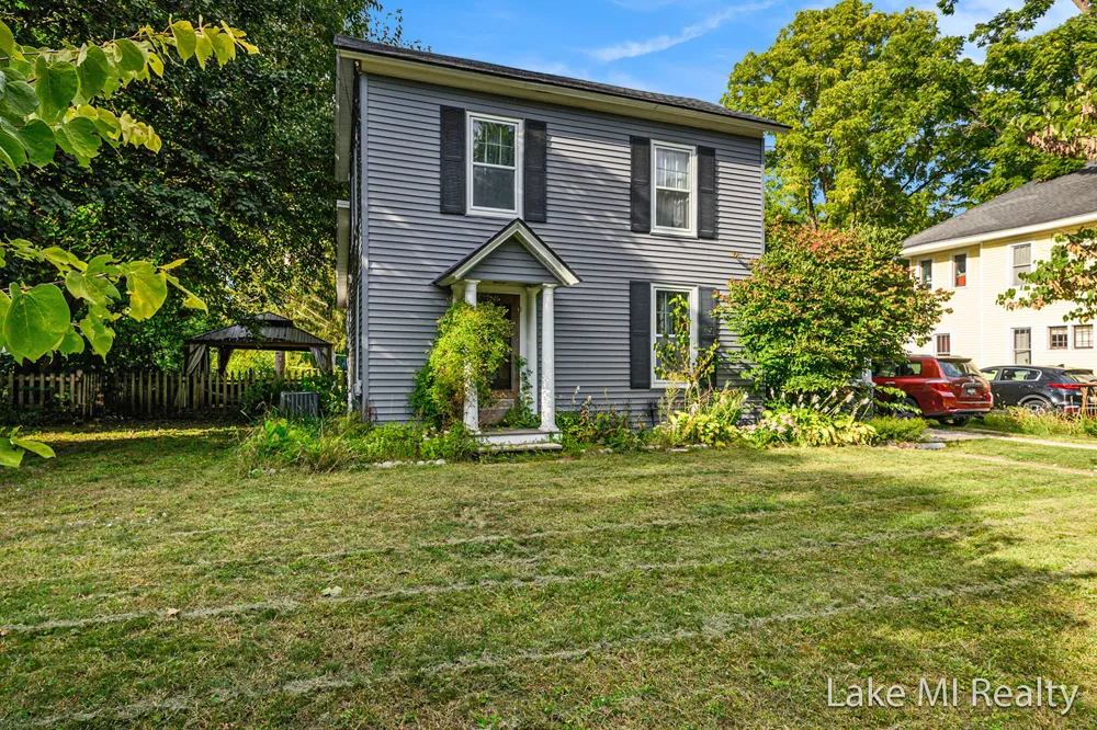 426 W Bridge Street Plainwell City, MI 49080