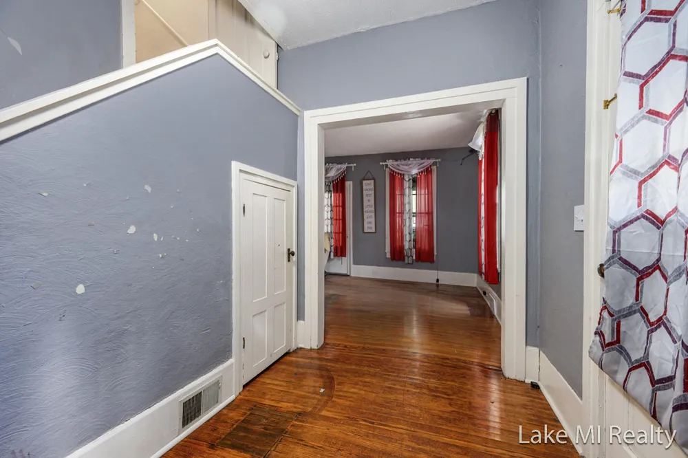 426 W Bridge Street Plainwell City, MI 49080