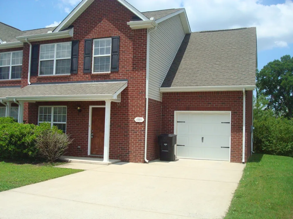 1935 Warmingfield Dr Murfreesboro, TN 37127