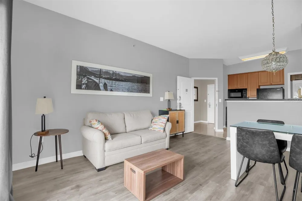 7395 UNIVERSAL BLVD #402 Orlando, FL 32819