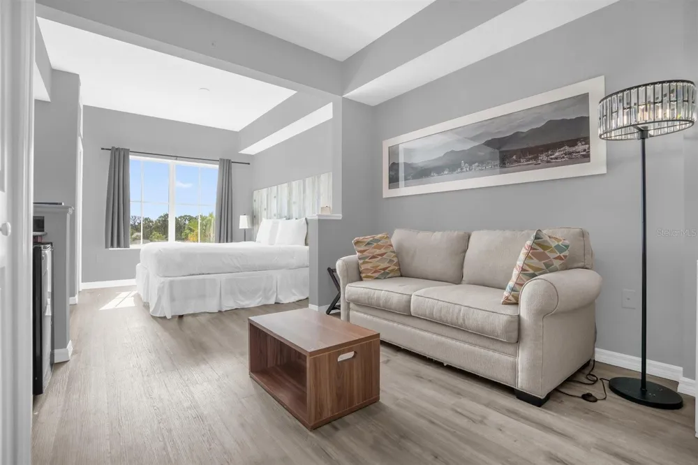 7395 UNIVERSAL BLVD #402 Orlando, FL 32819