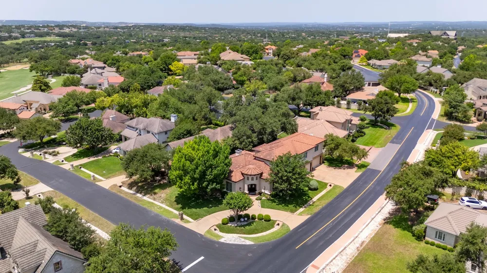 7 Sunview Road The Hills, TX 78738