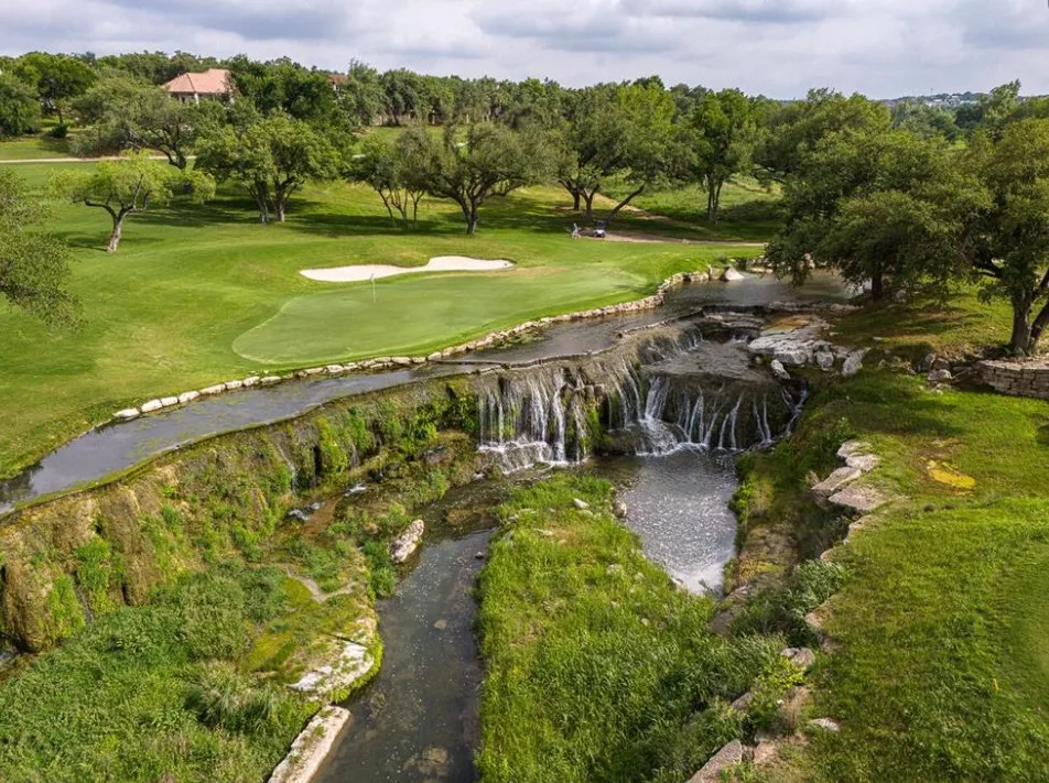 7 Sunview Road The Hills, TX 78738