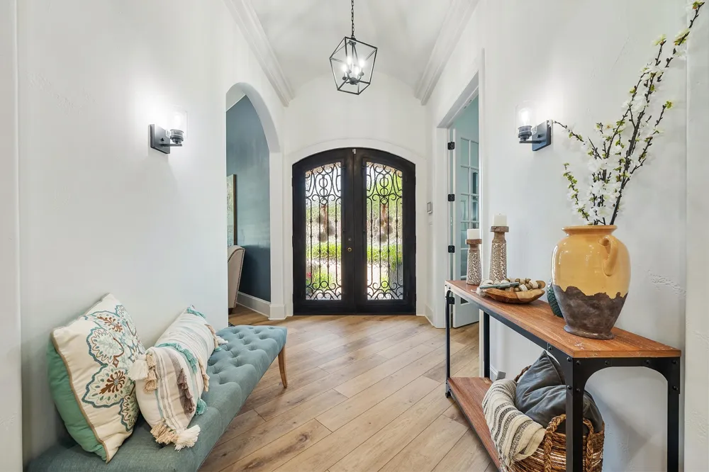 7 Sunview Road The Hills, TX 78738