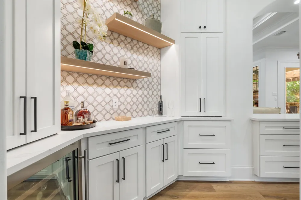 7 Sunview Road The Hills, TX 78738