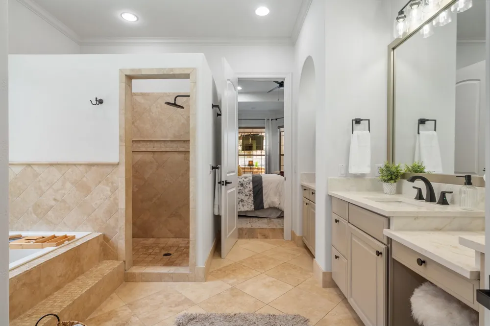 7 Sunview Road The Hills, TX 78738