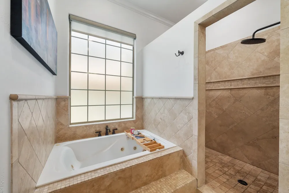 7 Sunview Road The Hills, TX 78738