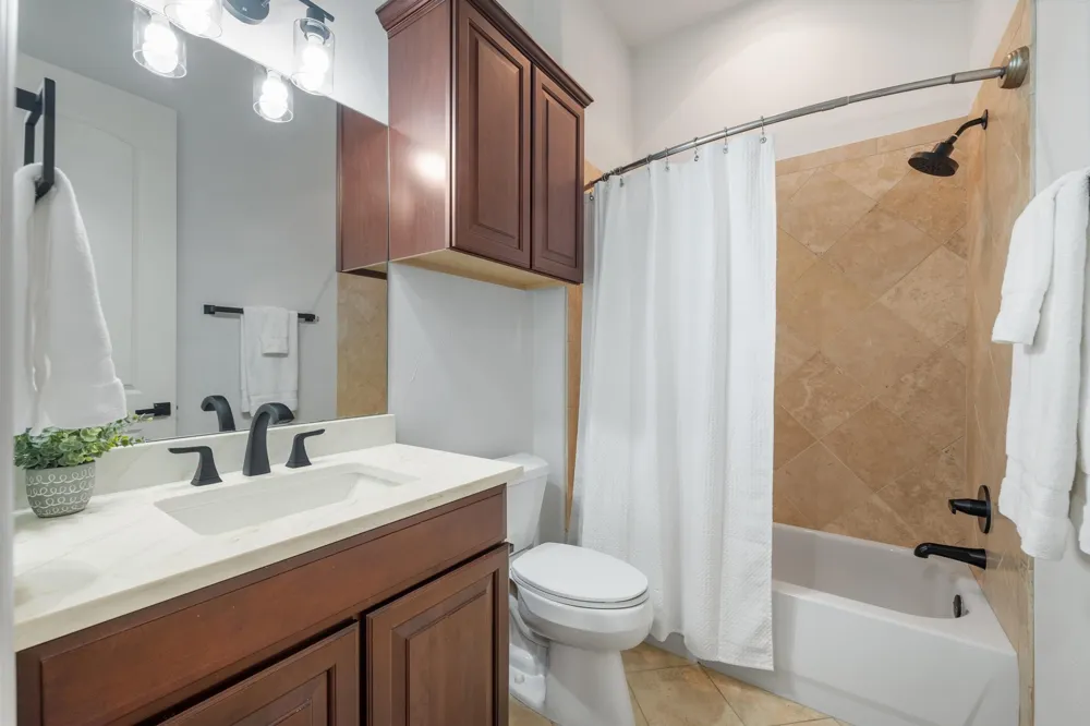 7 Sunview Road The Hills, TX 78738