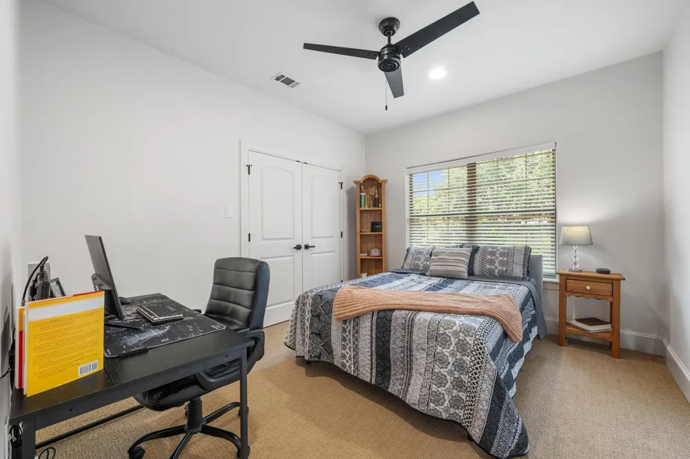 7 Sunview Road The Hills, TX 78738