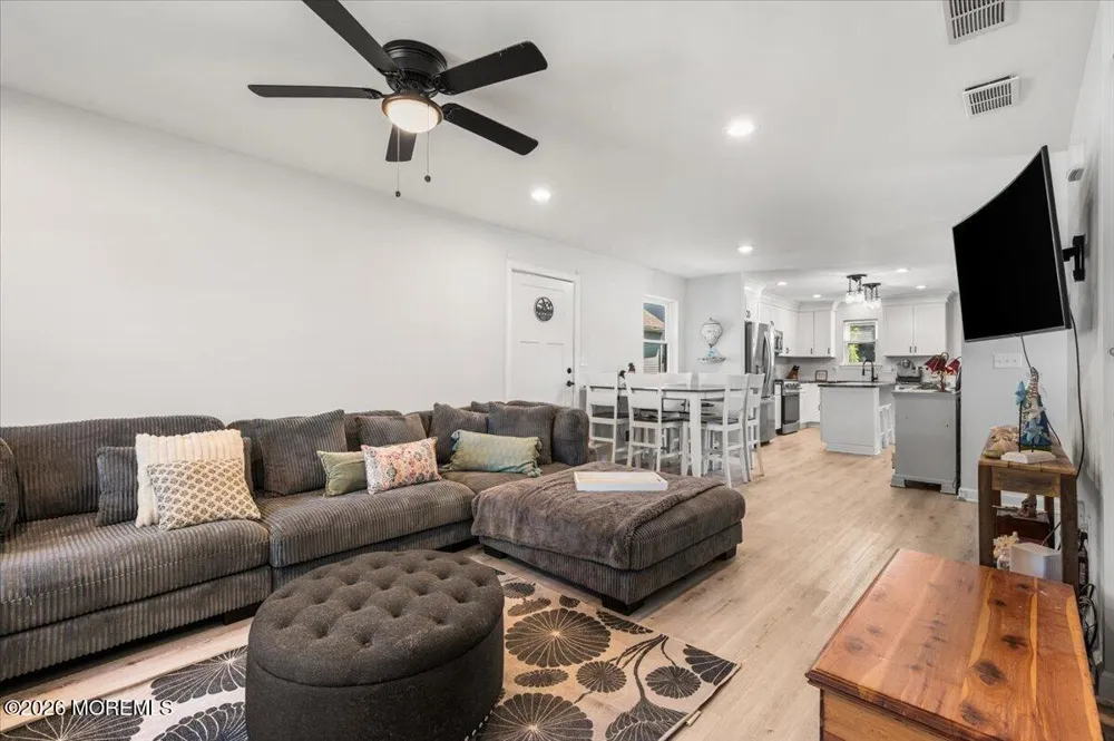 36 Frazee Place Keansburg, NJ 07734