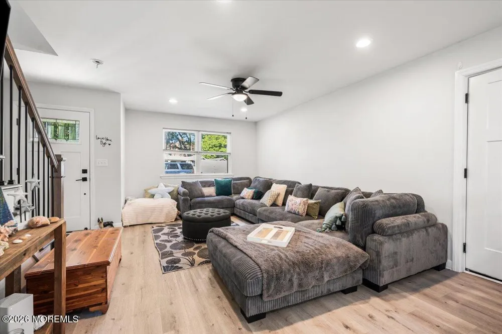 36 Frazee Place Keansburg, NJ 07734