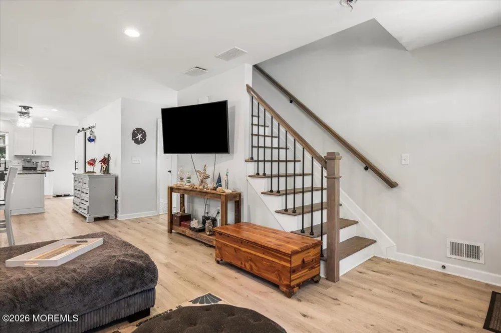 36 Frazee Place Keansburg, NJ 07734