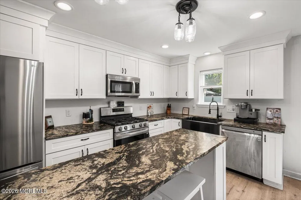 36 Frazee Place Keansburg, NJ 07734