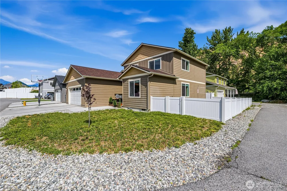 410 Riverside Meadow Cashmere, WA 98815