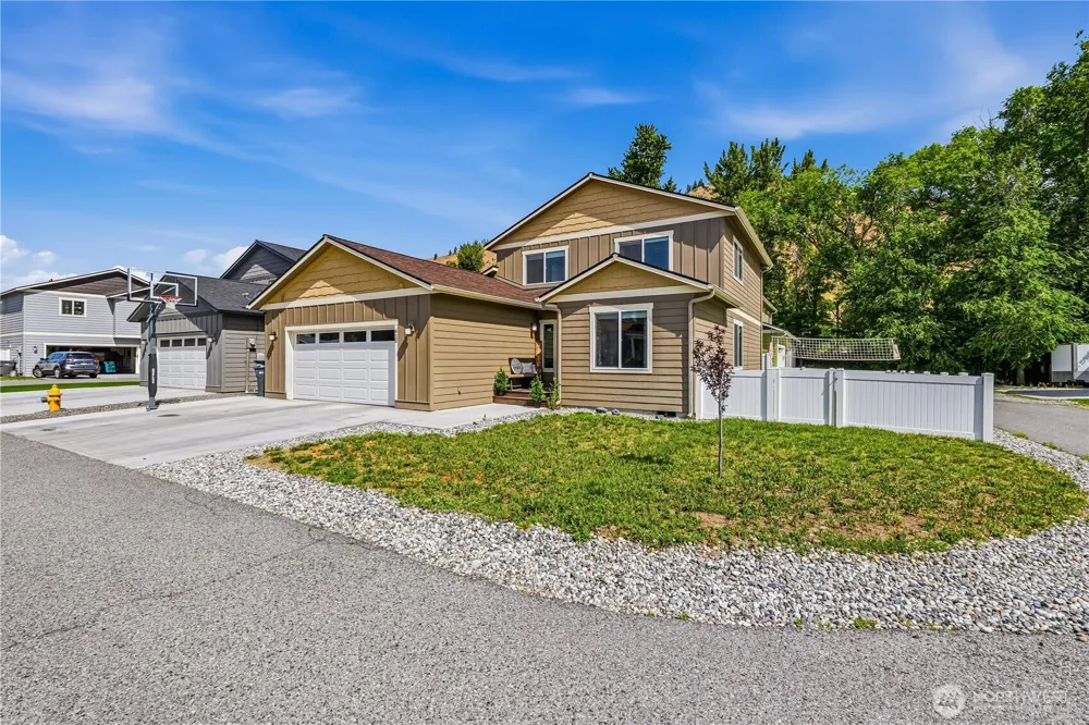 410 Riverside Meadow Cashmere, WA 98815