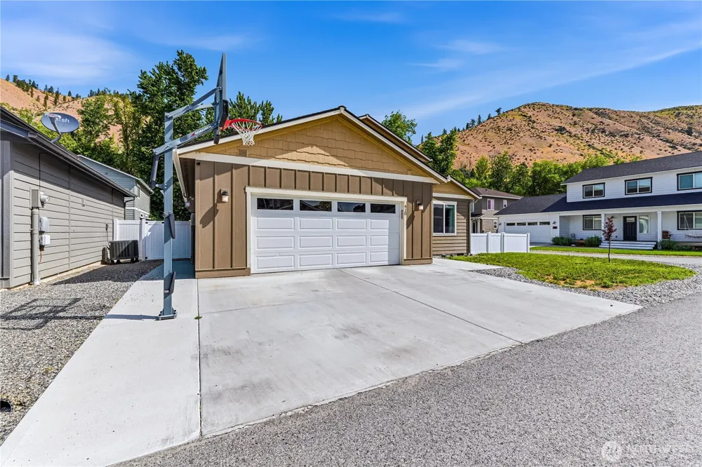 410 Riverside Meadow Cashmere, WA 98815
