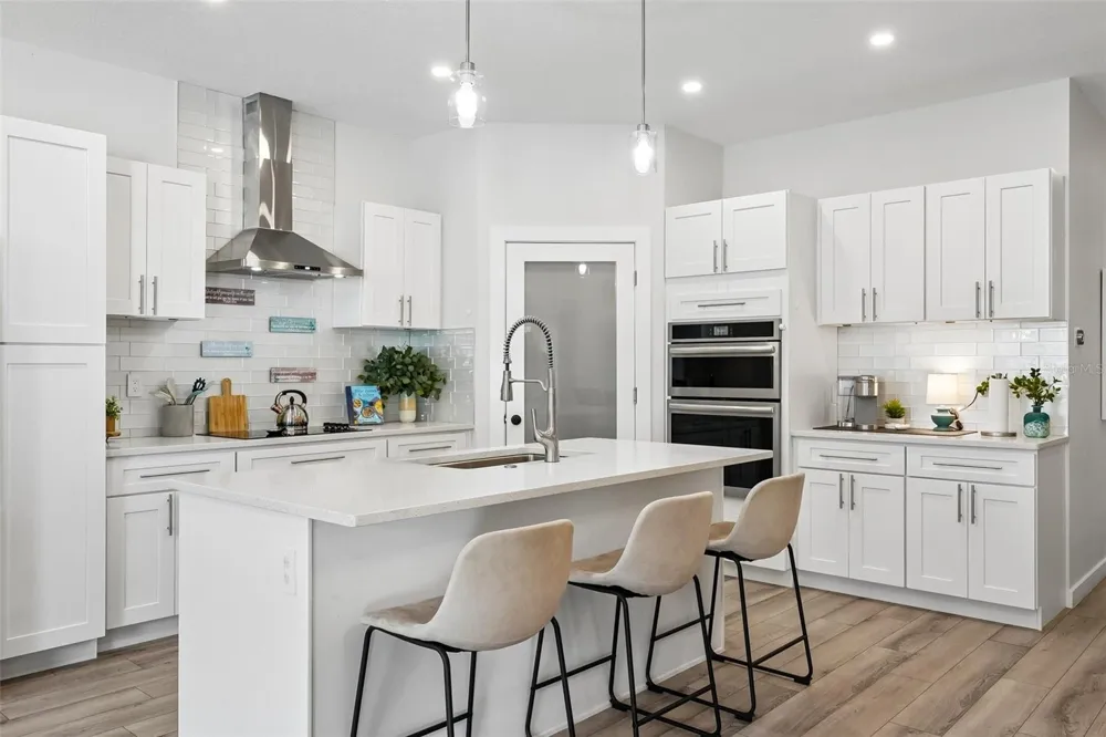 4277 43RD AVENUE St Petersburg, FL 33714