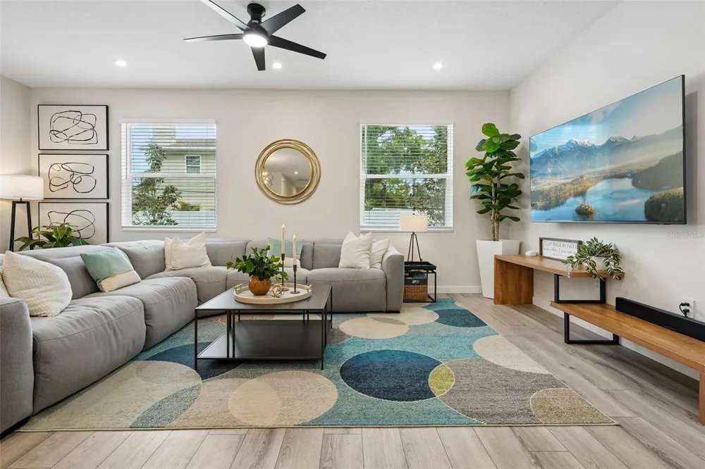 4277 43RD AVENUE St Petersburg, FL 33714