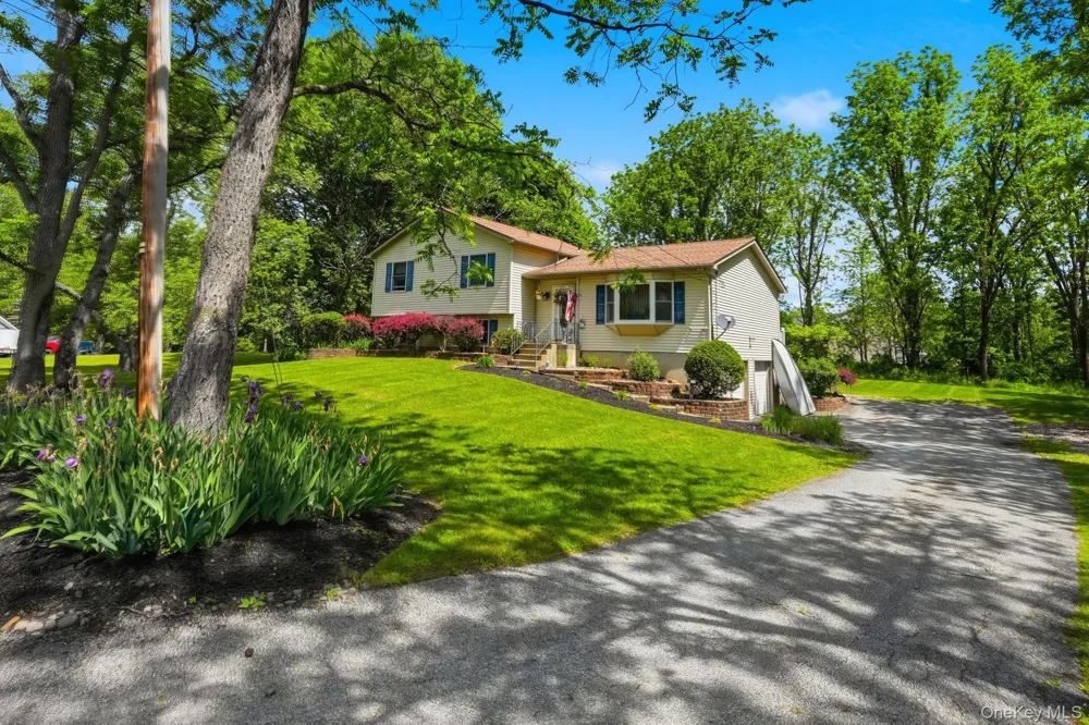 163 Van Keuren Avenue Pine Bush, NY 12566