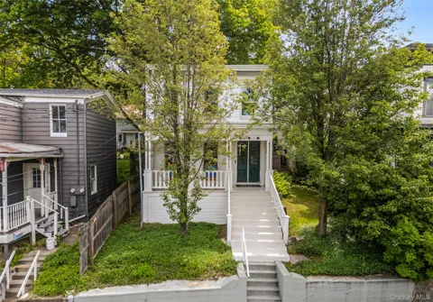 16 Worth Avenue