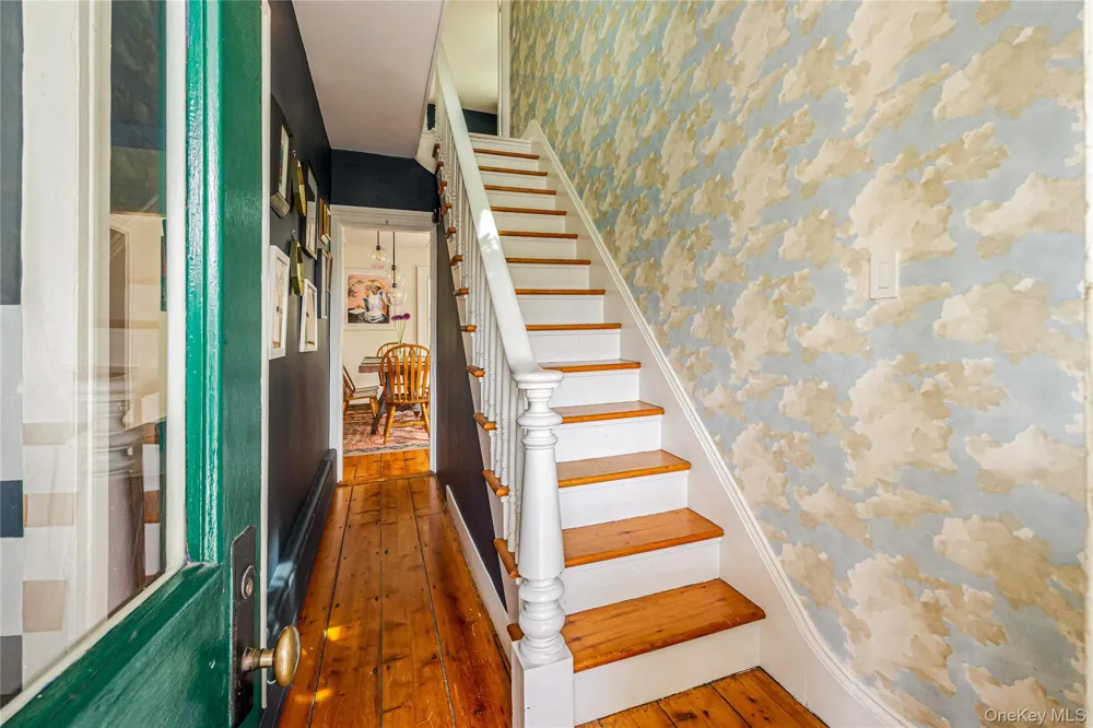 16 Worth Avenue Hudson, NY 12534