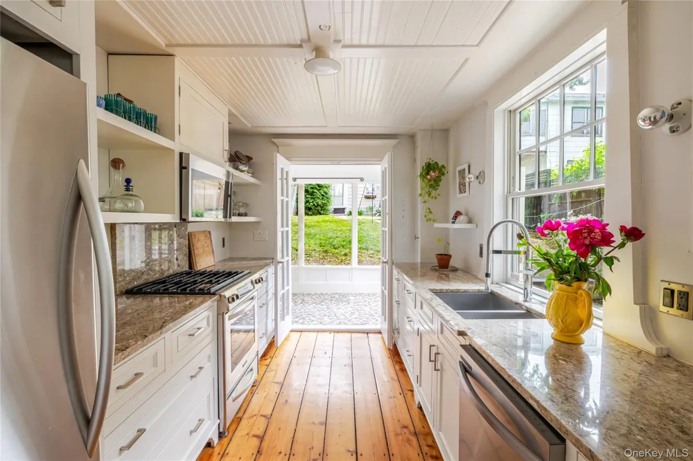 16 Worth Avenue Hudson, NY 12534