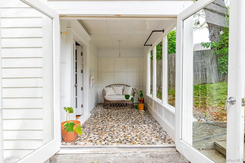 16 Worth Avenue Hudson, NY 12534