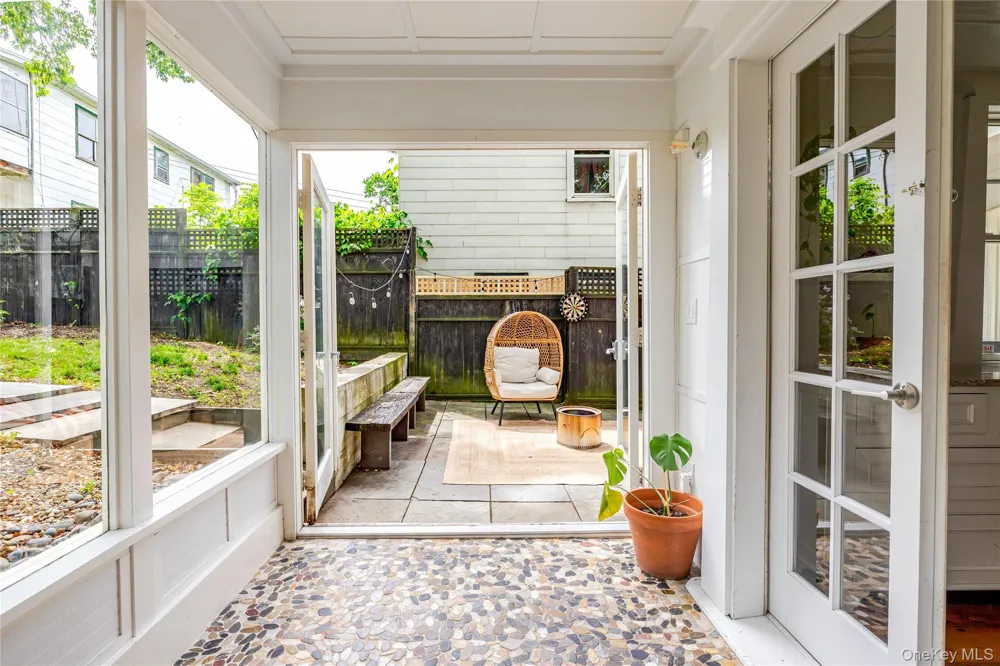 16 Worth Avenue Hudson, NY 12534
