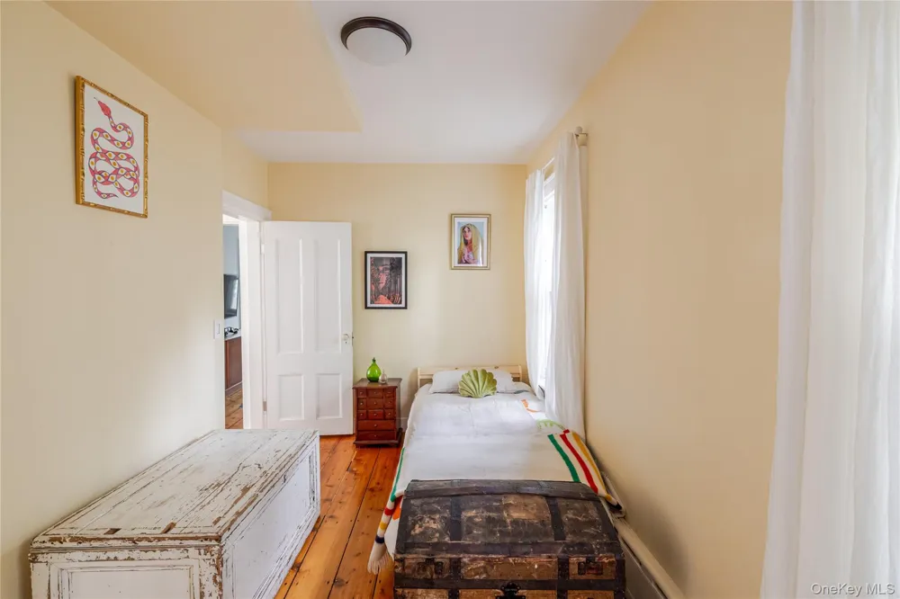 16 Worth Avenue Hudson, NY 12534