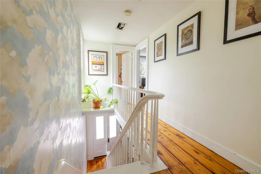16 Worth Avenue Hudson, NY 12534