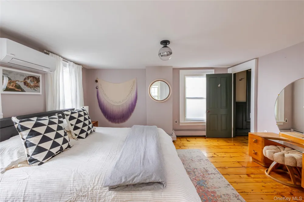 16 Worth Avenue Hudson, NY 12534