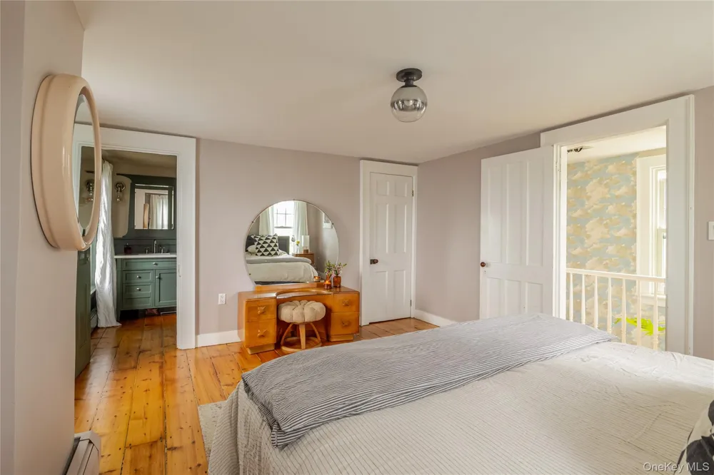 16 Worth Avenue Hudson, NY 12534