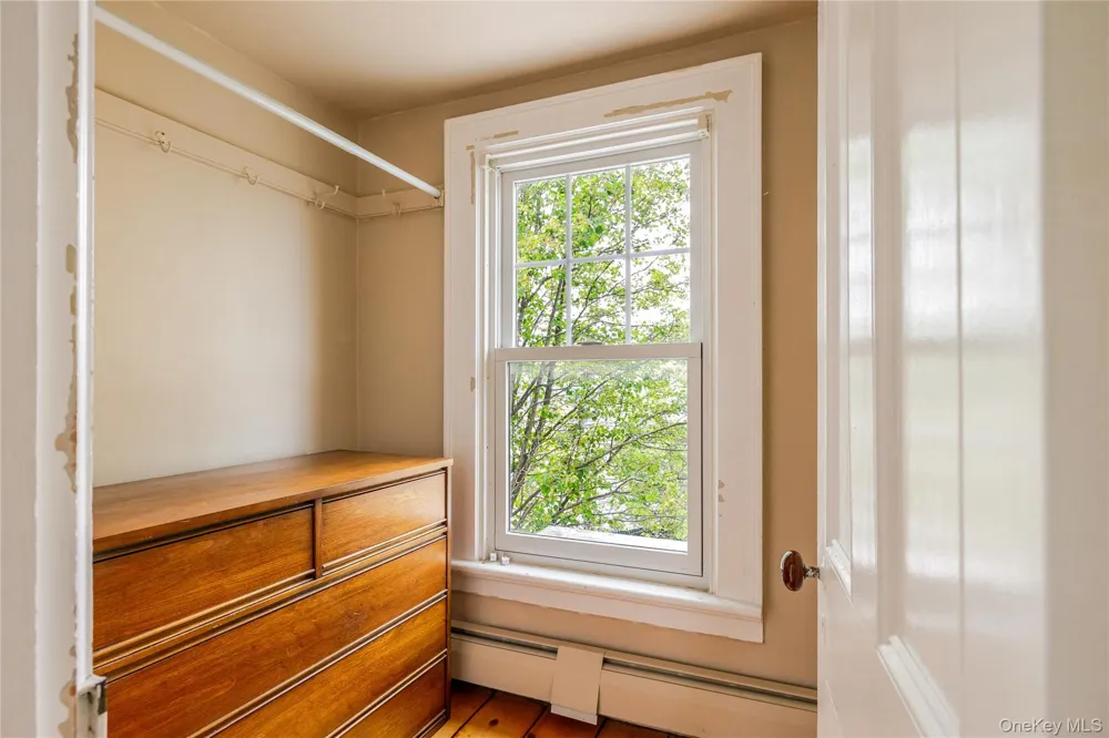 16 Worth Avenue Hudson, NY 12534