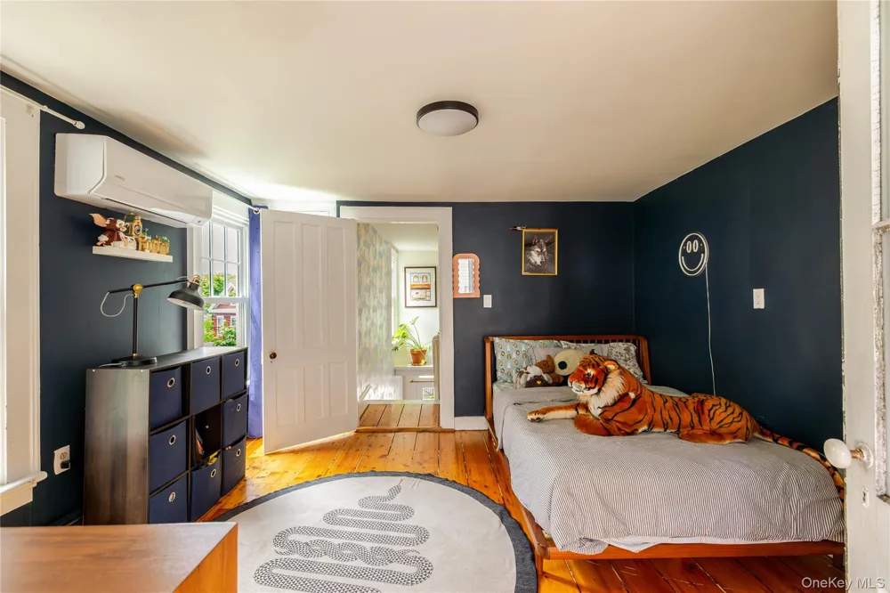 16 Worth Avenue Hudson, NY 12534
