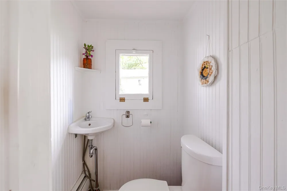 16 Worth Avenue Hudson, NY 12534