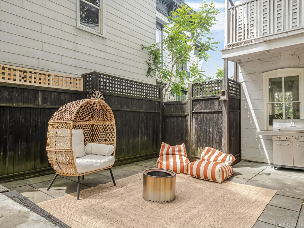 16 Worth Avenue Hudson, NY 12534