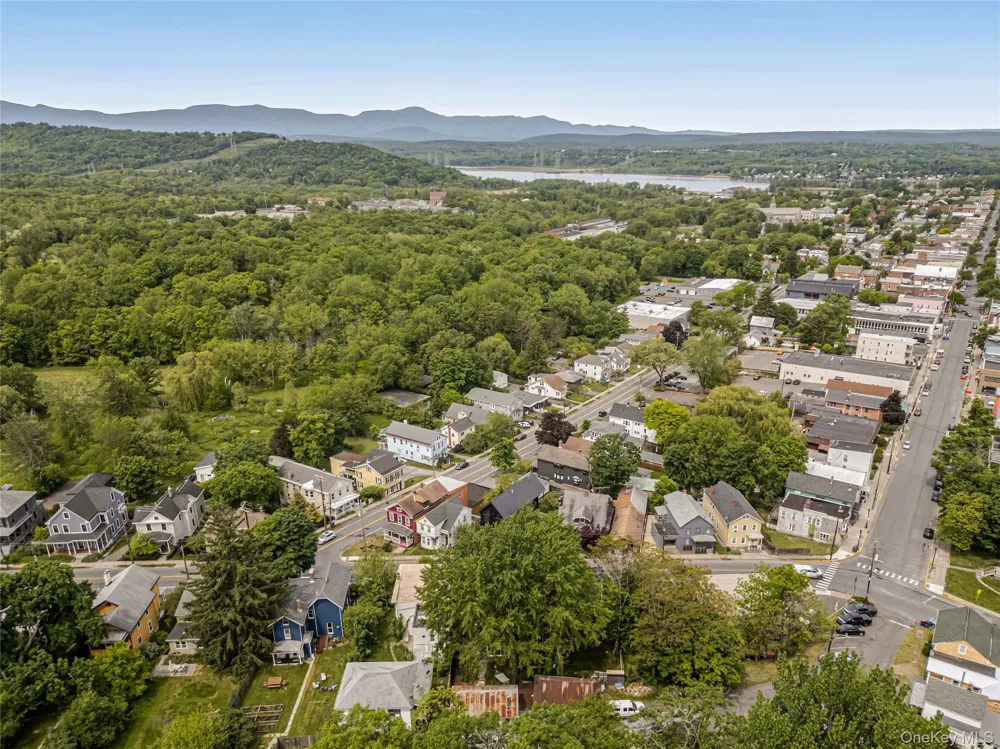 16 Worth Avenue Hudson, NY 12534