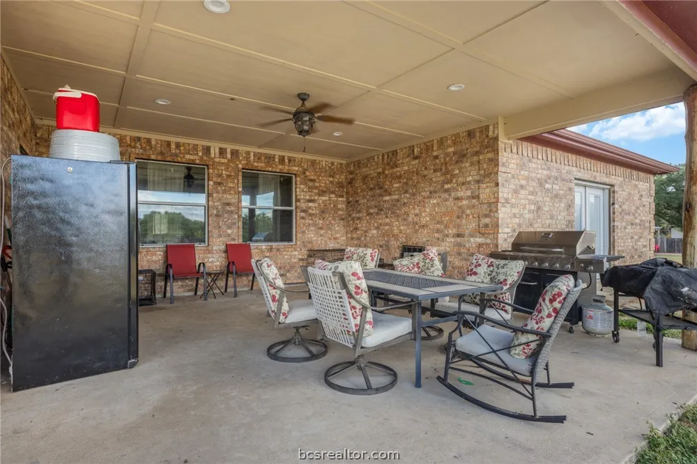 1102 Private Road 2332 Giddings, TX 78942