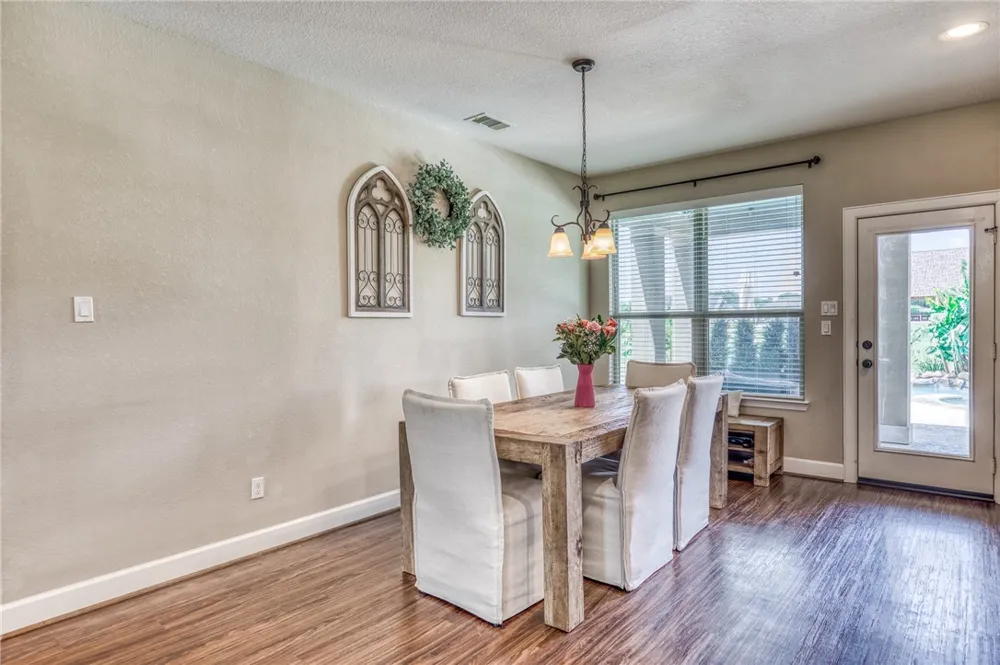 586 Ruby Drive Bellville, TX 77418