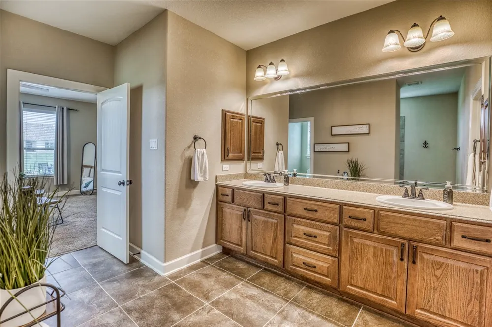 586 Ruby Drive Bellville, TX 77418