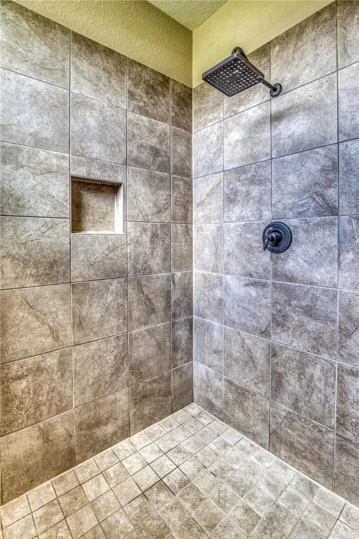 586 Ruby Drive Bellville, TX 77418