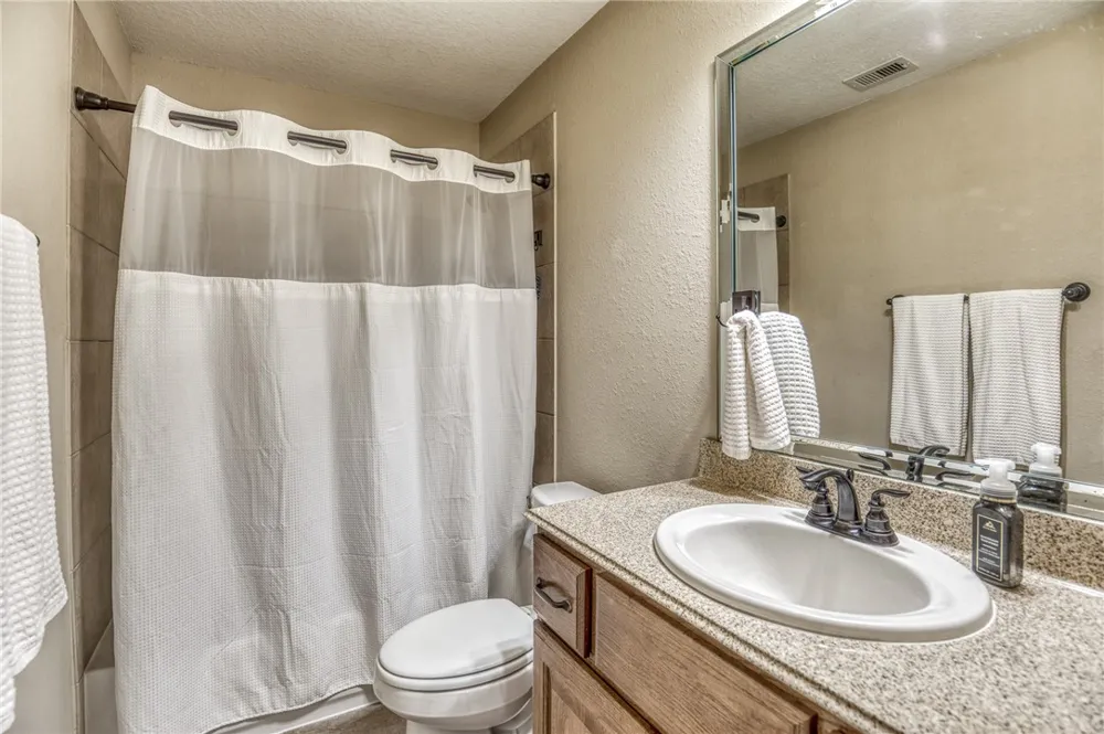 586 Ruby Drive Bellville, TX 77418