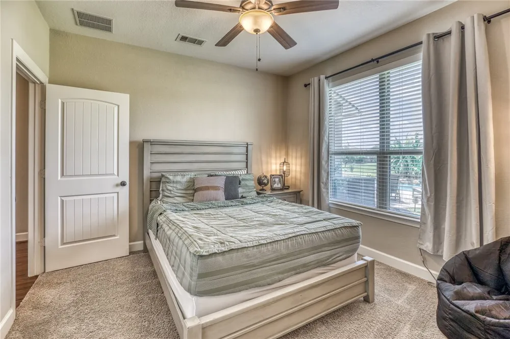 586 Ruby Drive Bellville, TX 77418