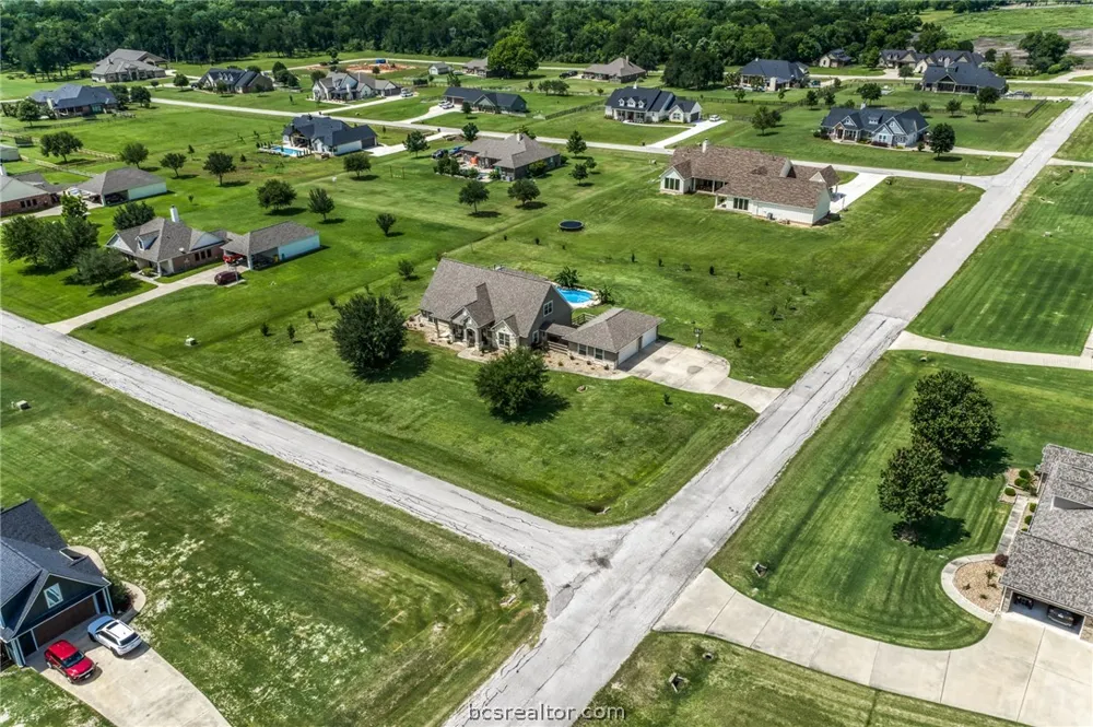 586 Ruby Drive Bellville, TX 77418