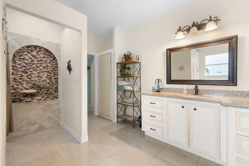 1102 Private Road 2332 Giddings, TX 78942