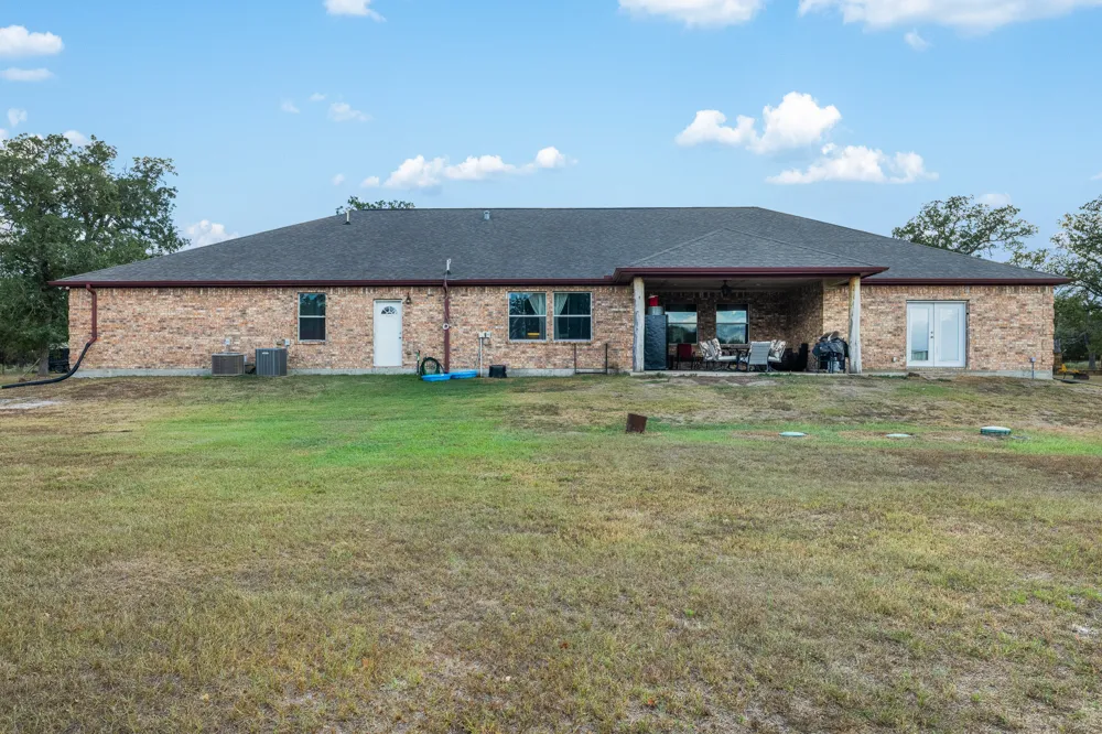 1102 Private Road 2332 Giddings, TX 78942