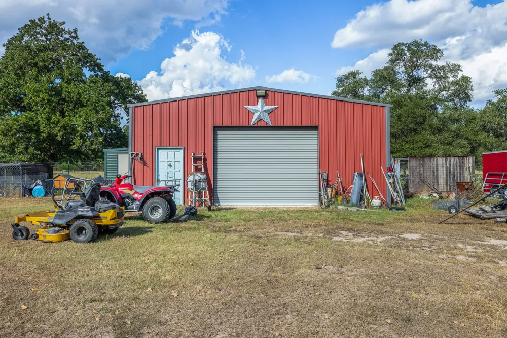 1102 Private Road 2332 Giddings, TX 78942