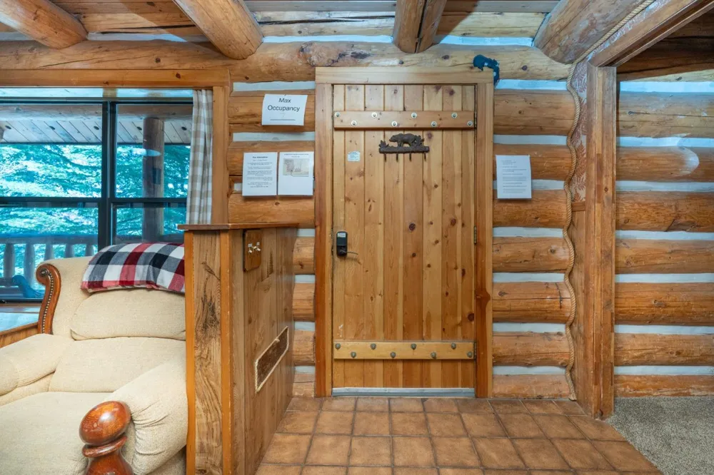 7426 Henness Ridge Road Yosemite West, CA 95389