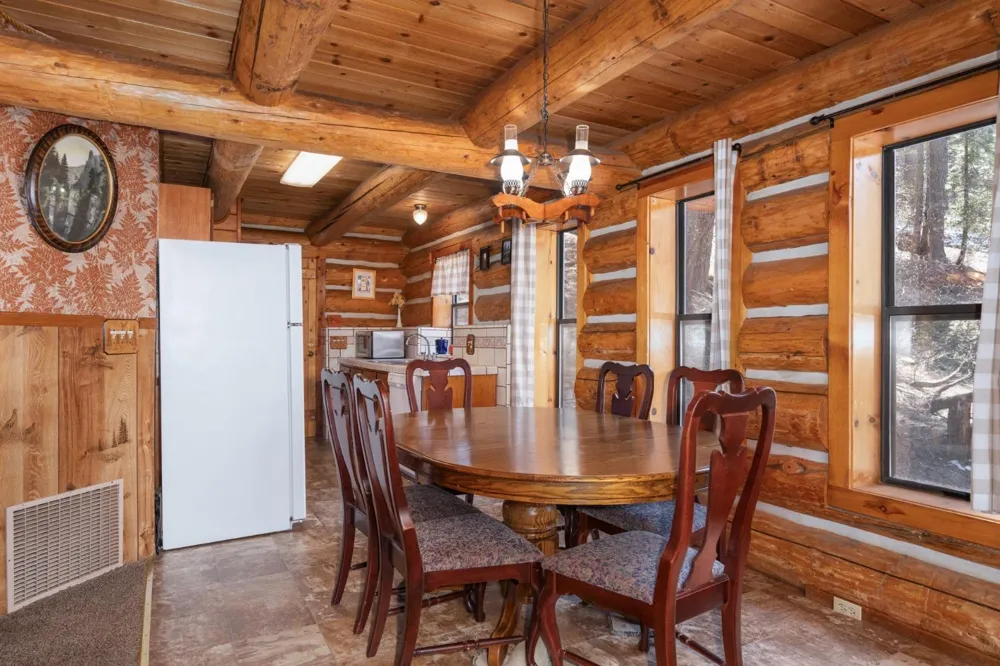 7426 Henness Ridge Road Yosemite West, CA 95389
