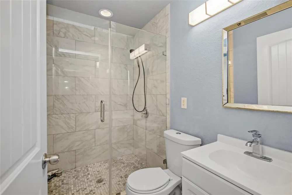 127 Huisache Street Lake Jackson, TX 77566